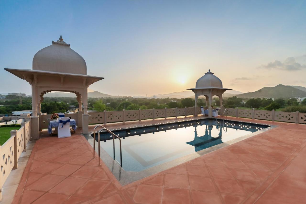 ホテル Traavista Aravali Mahal ウダイプル エクステリア 写真