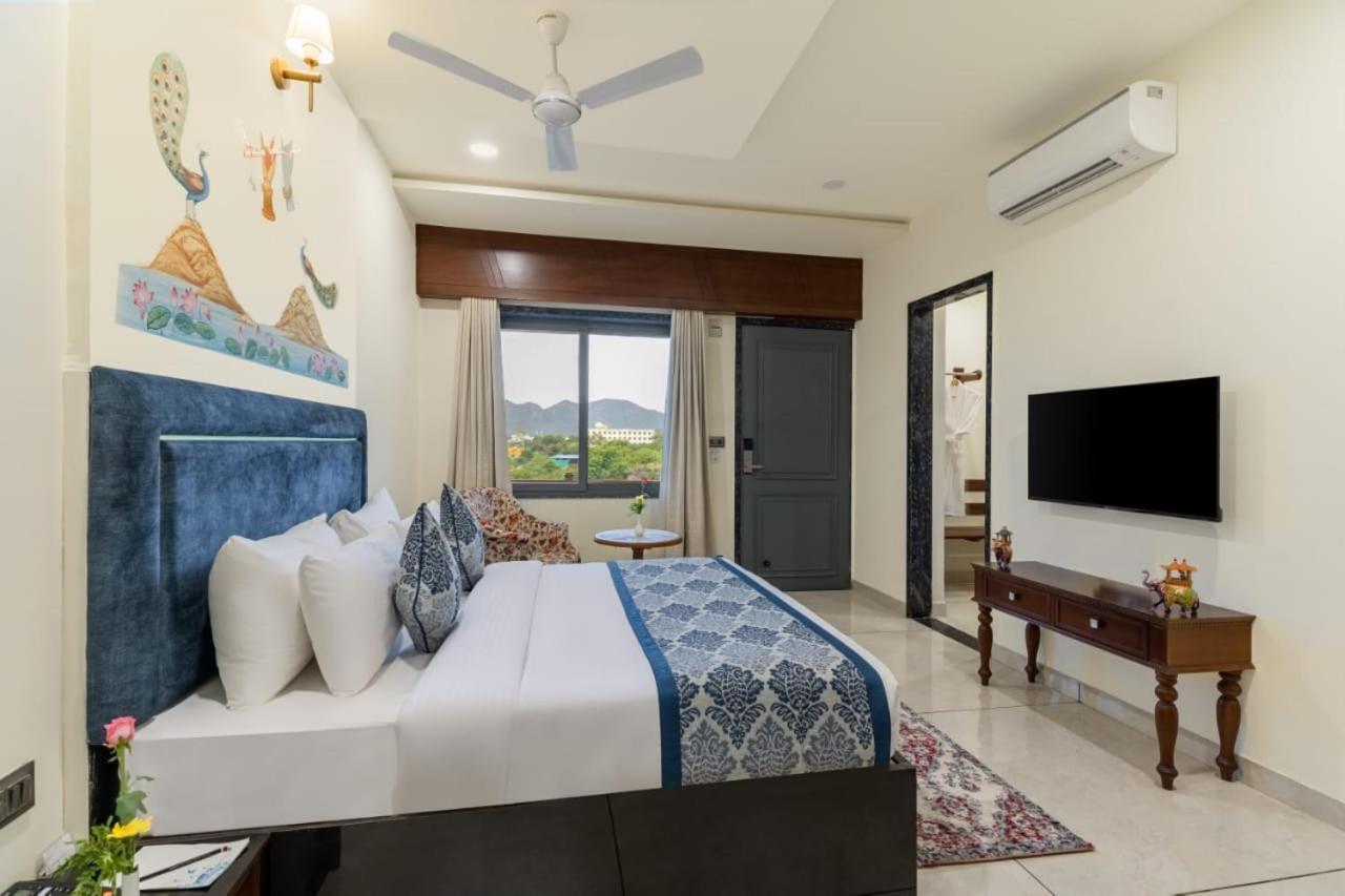 ホテル Traavista Aravali Mahal ウダイプル エクステリア 写真