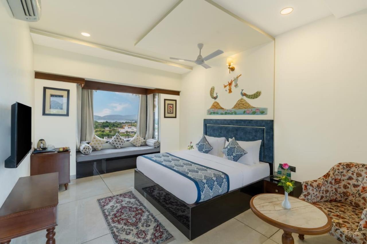 ホテル Traavista Aravali Mahal ウダイプル エクステリア 写真