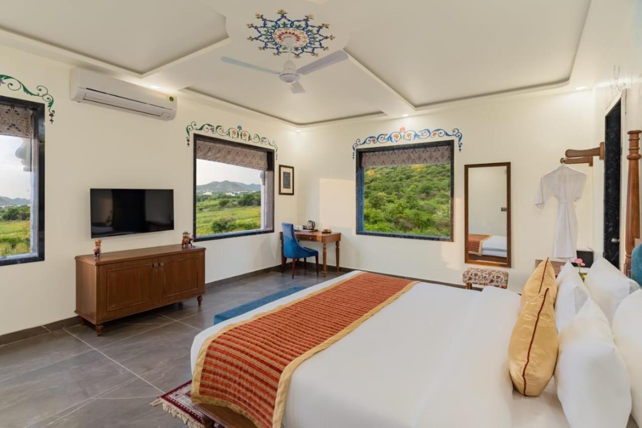 ホテル Traavista Aravali Mahal ウダイプル エクステリア 写真