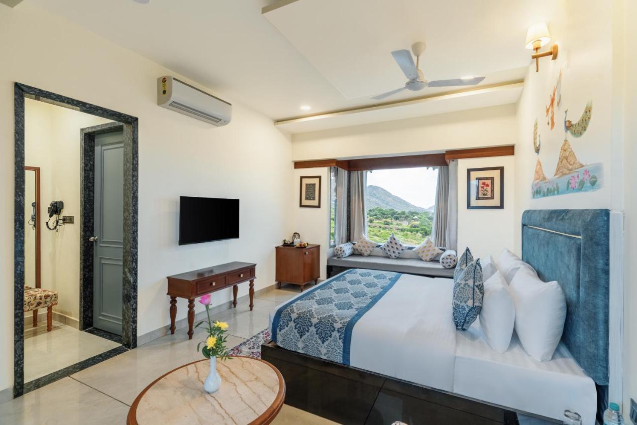 ホテル Traavista Aravali Mahal ウダイプル エクステリア 写真