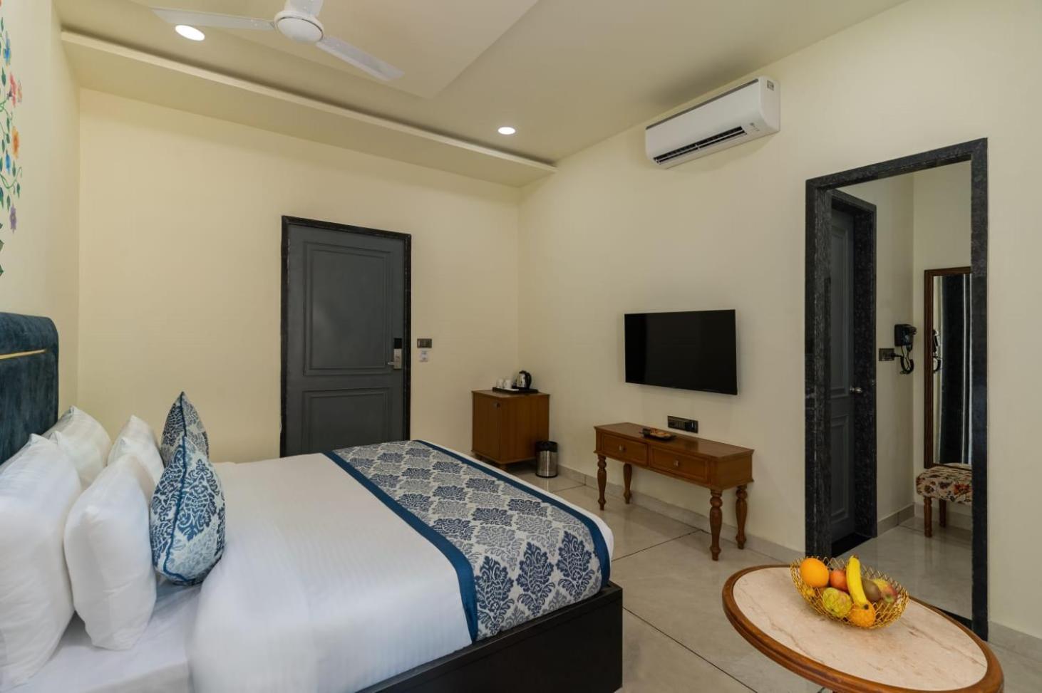 ホテル Traavista Aravali Mahal ウダイプル エクステリア 写真