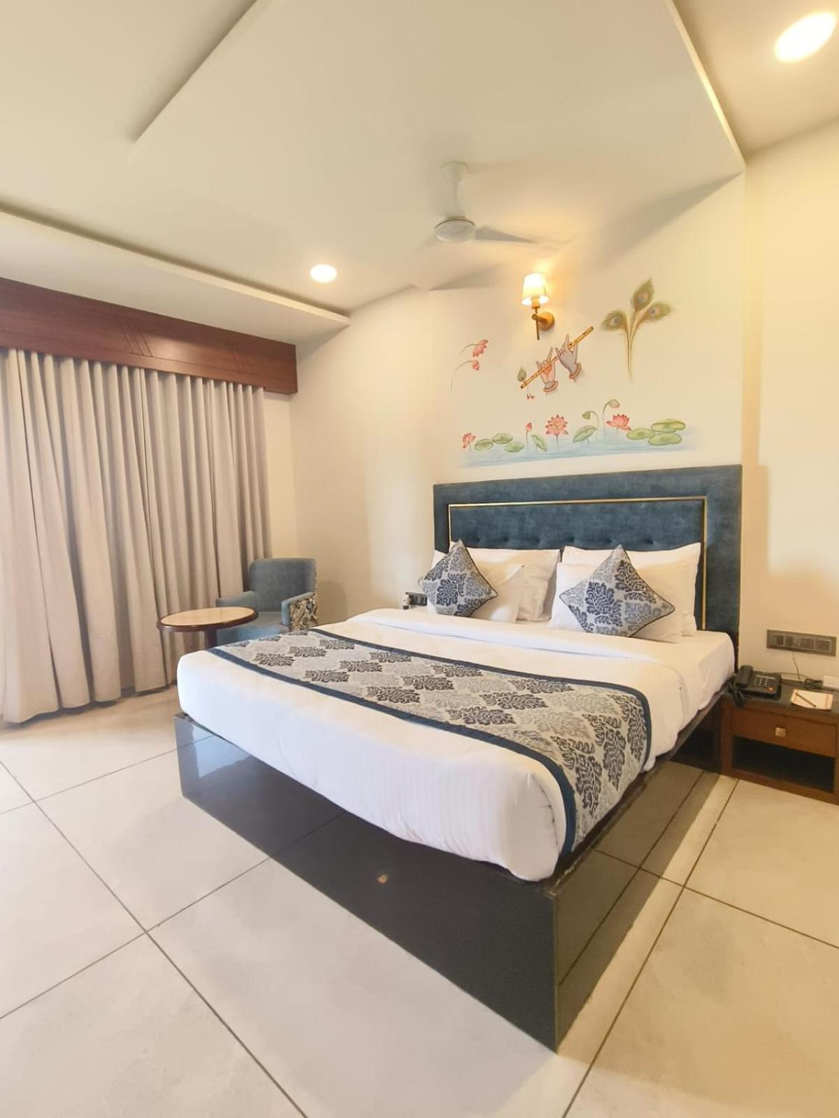 ホテル Traavista Aravali Mahal ウダイプル エクステリア 写真